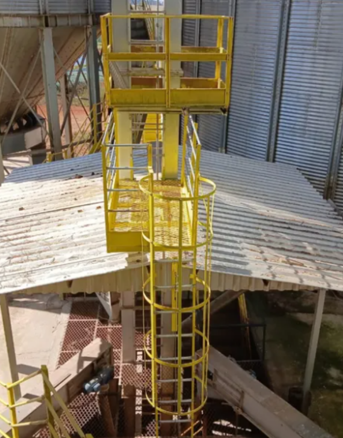 Linha de Vida Vertical em Escada